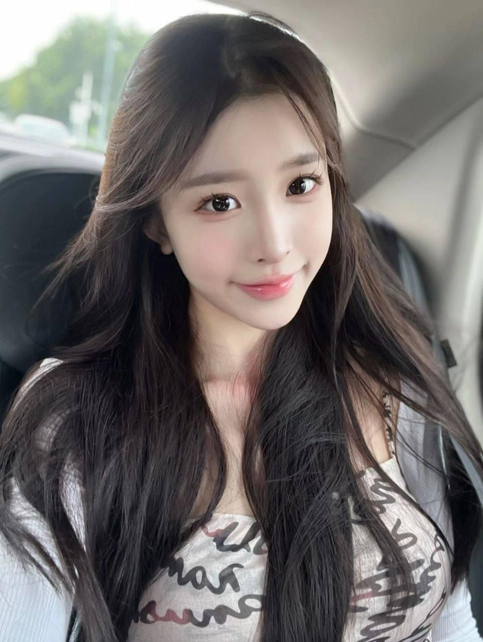 茶韵悠长，杯壁上的山水画